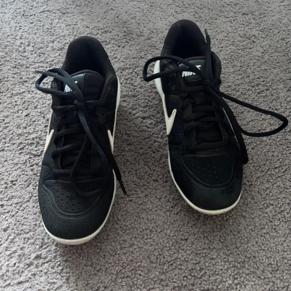 Nike youth cleats - Picture 3 of 9